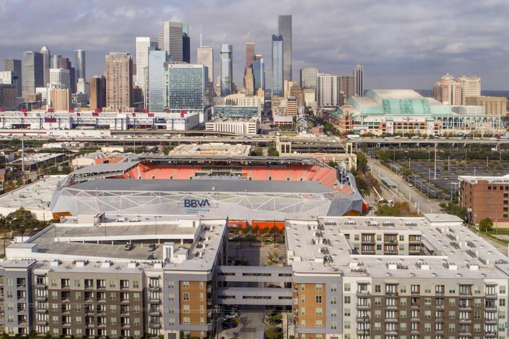 U3 Penthouse Houstonw Car Astros W Skyline-View Apartment Exterior photo
