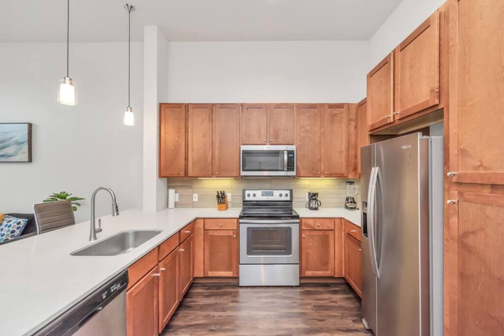 U3 Penthouse Houstonw Car Astros W Skyline-View Apartment Exterior photo