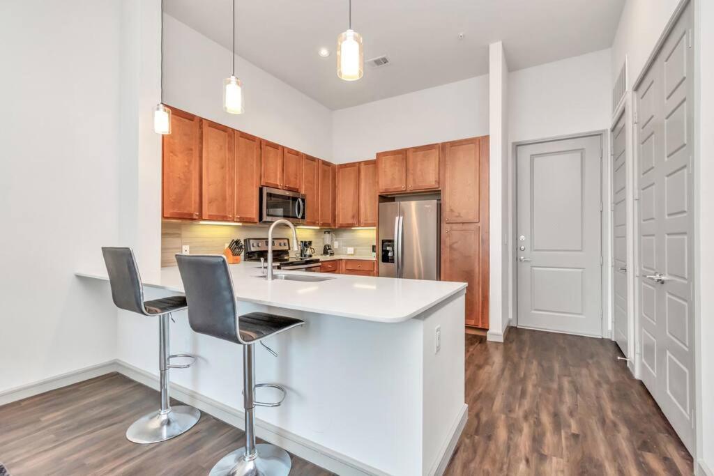 U3 Penthouse Houstonw Car Astros W Skyline-View Apartment Exterior photo